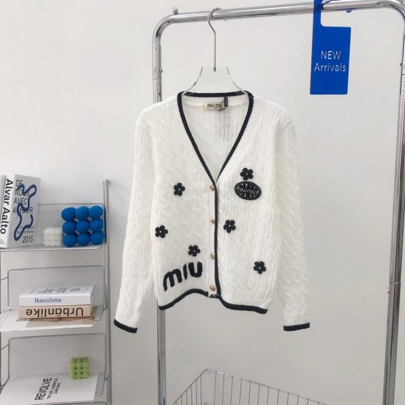 Miumiu white knitting cardigan